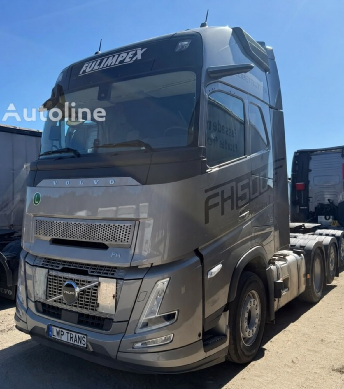 Grey Volvo FH tractor unit, front three-quarter view